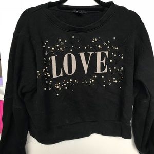 L.O.V.E sweater ✨
